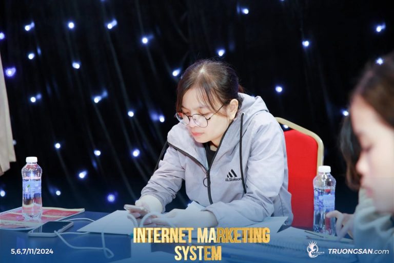 IMS mùa 1, ngày đầu dưới tấm rèm sao, ảnh 1