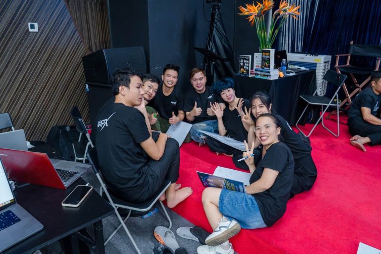 IMS mùa 2, những cụm bàn áo đen, ảnh 4