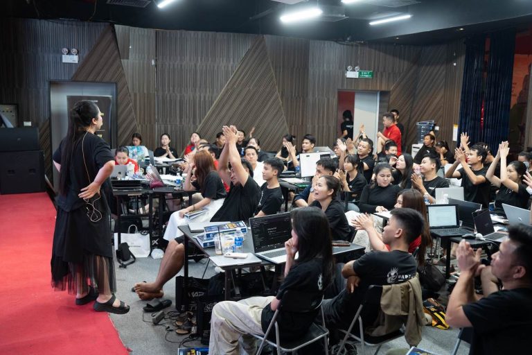 IMS mùa 2, những cụm bàn áo đen, ảnh 7