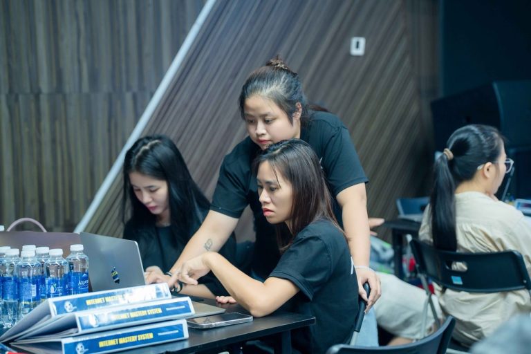 IMS mùa 2, những cụm bàn áo đen, ảnh 8