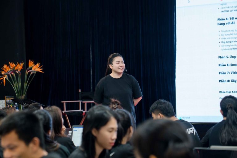 IMS mùa 2, màn chiếu, bảng giấy và bộ tài liệu, ảnh 3