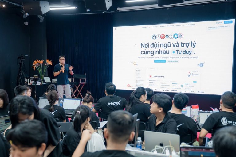 IMS mùa 2, màn chiếu, bảng giấy và bộ tài liệu, ảnh 5