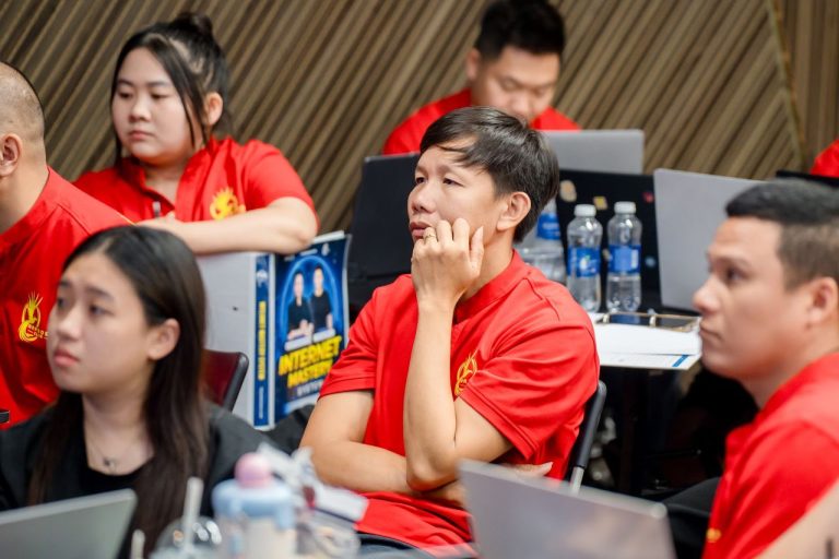 IMS mùa 2, sắc áo đỏ và tấm ảnh chung, ảnh 7