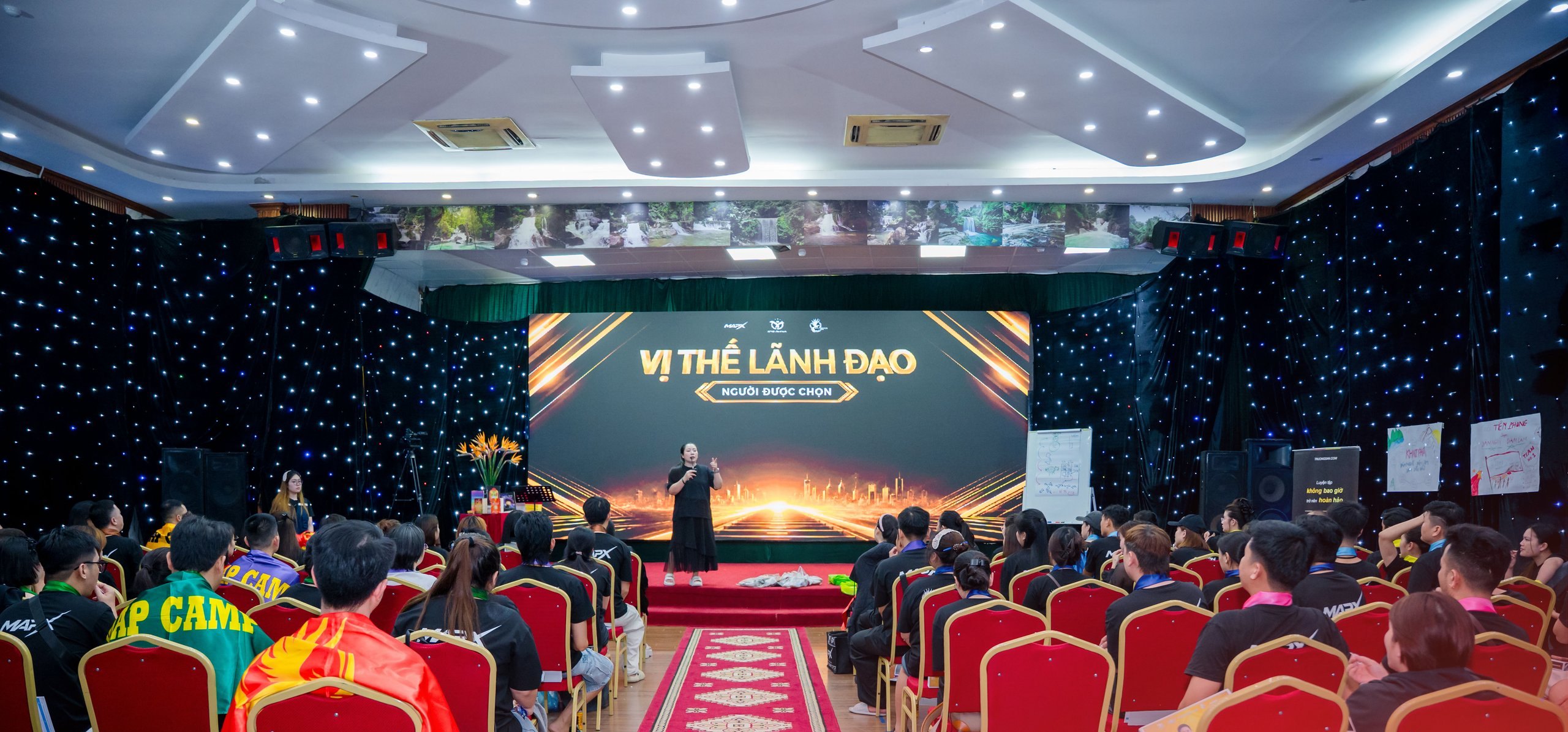 Học viên VỊ THẾ LÃNH ĐẠO Mùa 3 trong hội trường