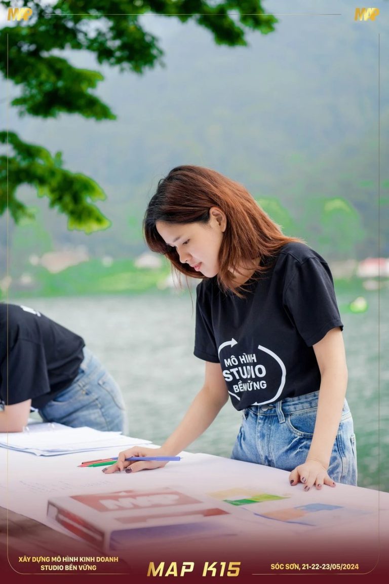 MAP CAMP mùa 15, hiên gỗ và mặt hồ, ảnh 3