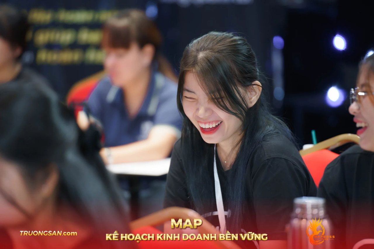Nữ học viên MAP CAMP mùa 18 cười tươi giữa giờ học