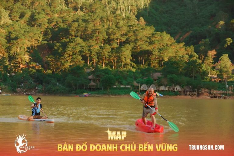 MAP CAMP mùa 19, mặt hồ, bể bơi và bộ vest đen, ảnh 2