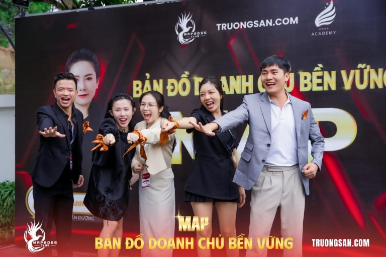 MAP CAMP mùa 19, mặt hồ, bể bơi và bộ vest đen, ảnh 8