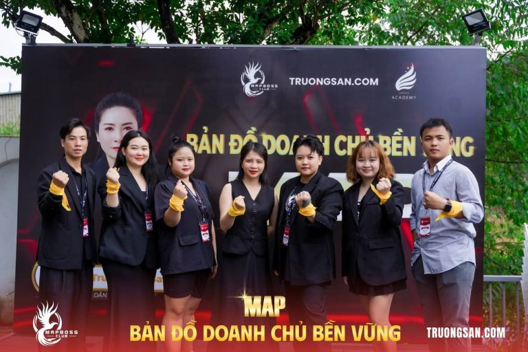 MAP CAMP mùa 19, mặt hồ, bể bơi và bộ vest đen, ảnh 9