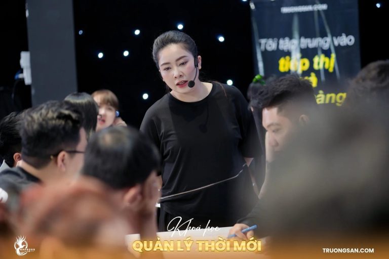 Quản Lý Thời Mới mùa 3, những người đứng lớp và dẫn bài, ảnh 2