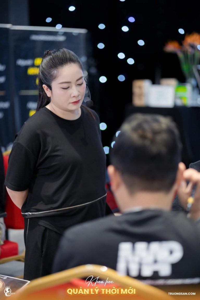 Quản Lý Thời Mới mùa 3, những người đứng lớp và dẫn bài, ảnh 5