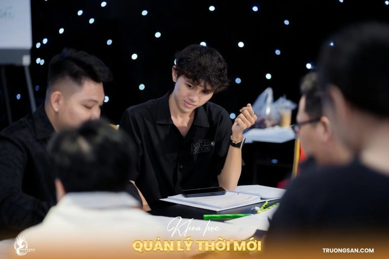 Quản Lý Thời Mới mùa 3, quanh những chiếc bàn làm việc nhóm, ảnh 2