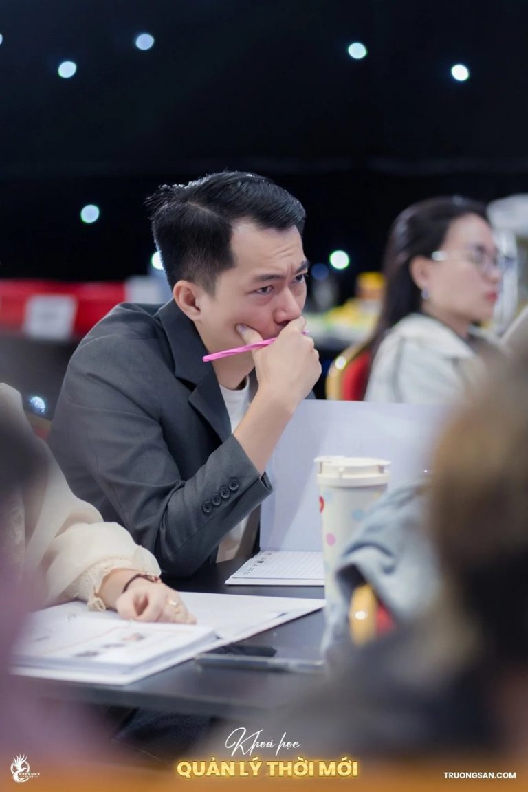Quản Lý Thời Mới mùa 3, quanh những chiếc bàn làm việc nhóm, ảnh 3