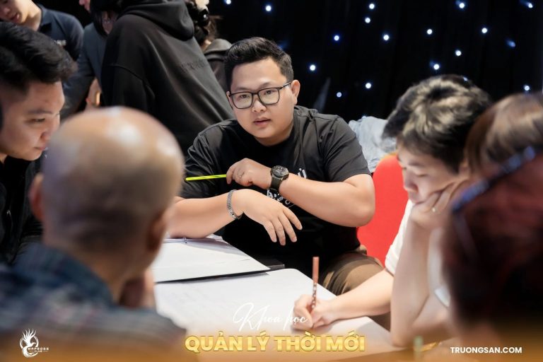 Quản Lý Thời Mới mùa 3, quanh những chiếc bàn làm việc nhóm, ảnh 6
