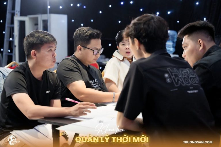 Quản Lý Thời Mới mùa 3, quanh những chiếc bàn làm việc nhóm, ảnh 7