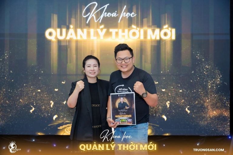 Quản Lý Thời Mới mùa 3, trình bày và trao chứng nhận, ảnh 4