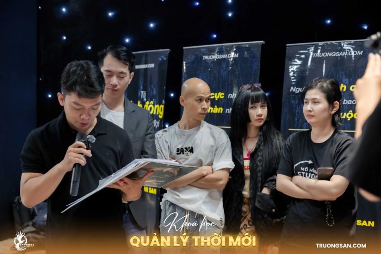 Quản Lý Thời Mới mùa 3, trình bày và trao chứng nhận, ảnh 8