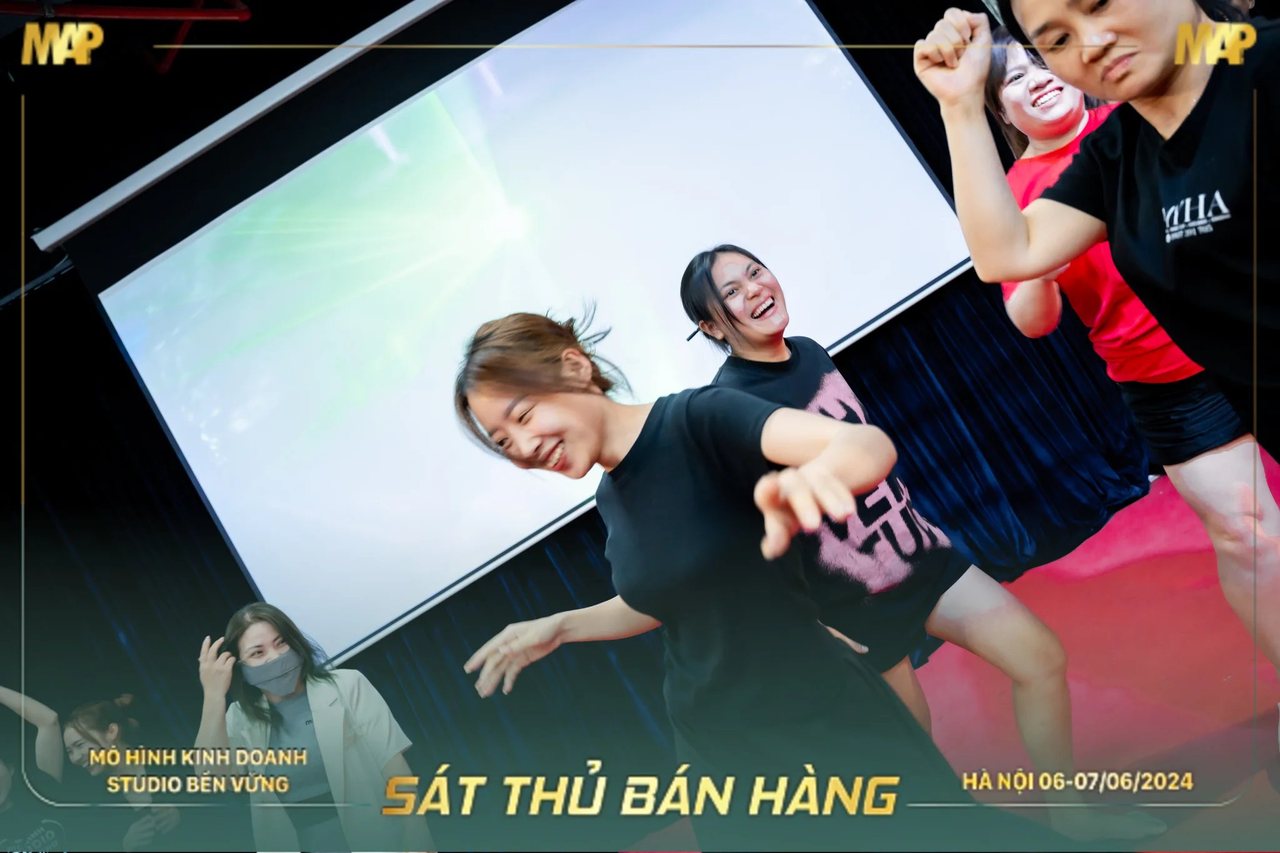 Học viên Sát Thủ Bán Hàng mùa 1 nhảy múa vui vẻ trên thảm đỏ