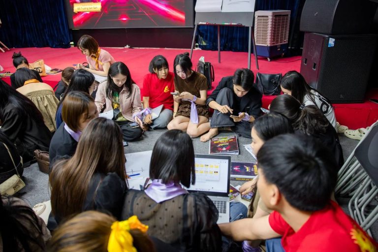 Sát Thủ Bán Hàng mùa 11, reo hò, làm bài và những phút lưu niệm, ảnh 5