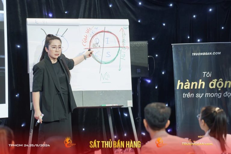 Sát Thủ Bán Hàng mùa 2, người dẫn dắt trên sân khấu rèm sao, ảnh 6