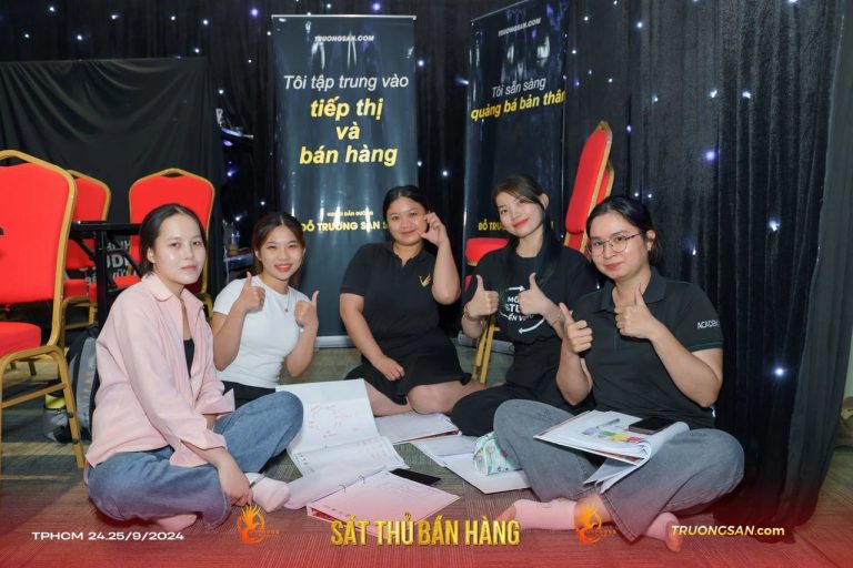 Sát Thủ Bán Hàng mùa 2, làm bài nhóm và những bức ảnh chung, ảnh 2