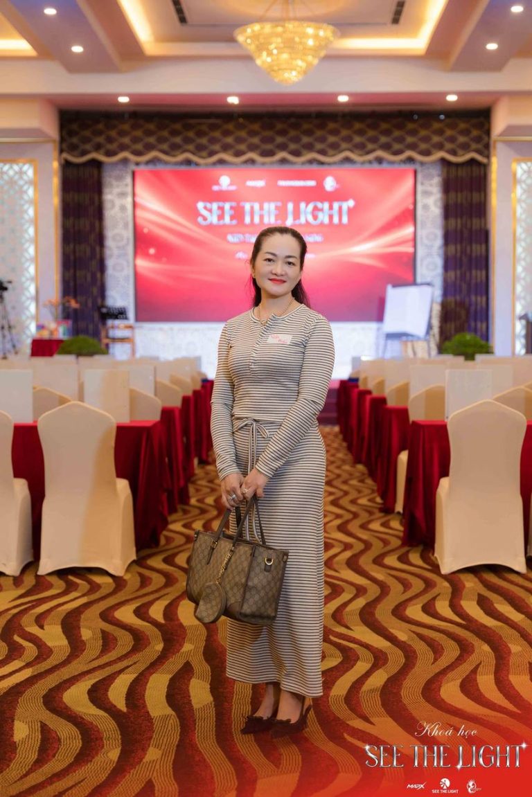 SEE THE LIGHT mùa 1, buổi sáng ở hội trường đèn chùm, ảnh 1
