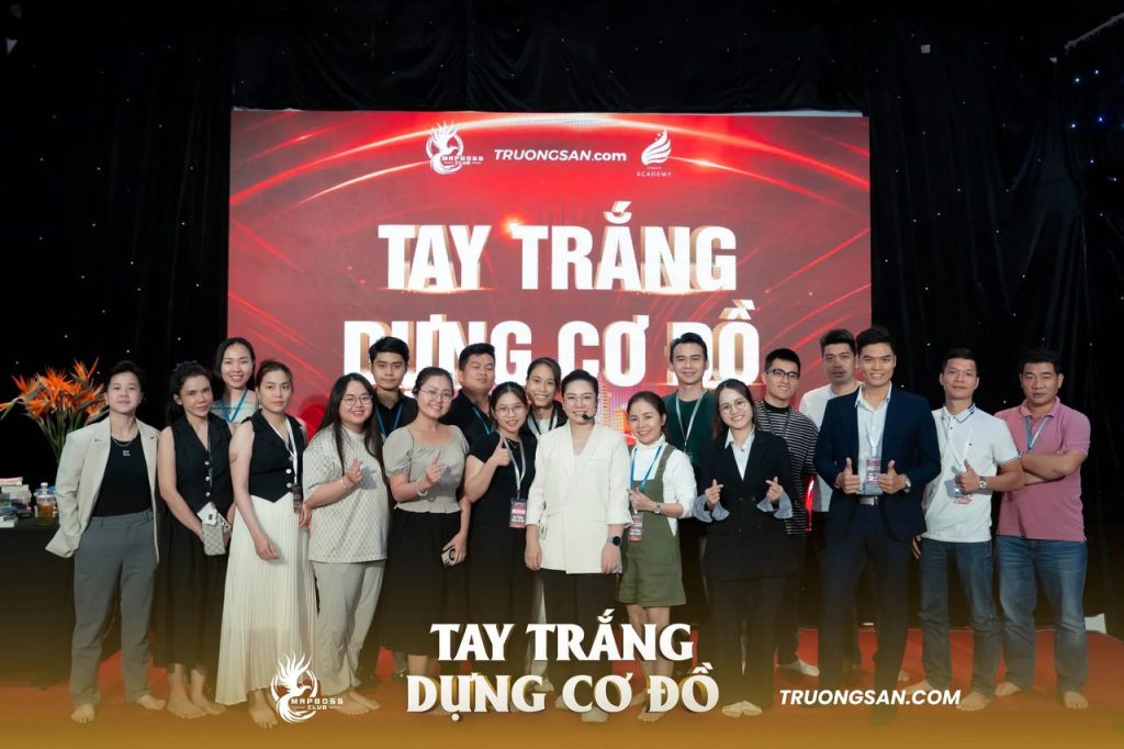 Tay Trắng Dựng Cơ Đồ mùa 1 tại TP. Hồ Chí Minh