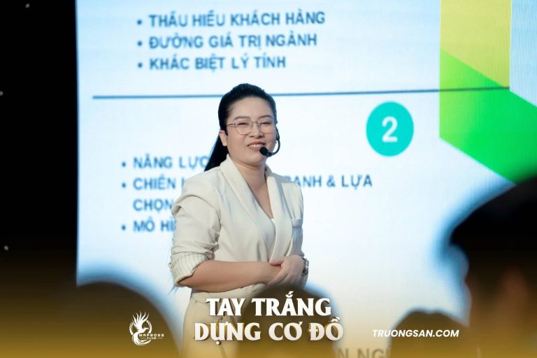 Tay Trắng Dựng Cơ Đồ mùa 1, những trang slide và tấm bảng lật, ảnh 7