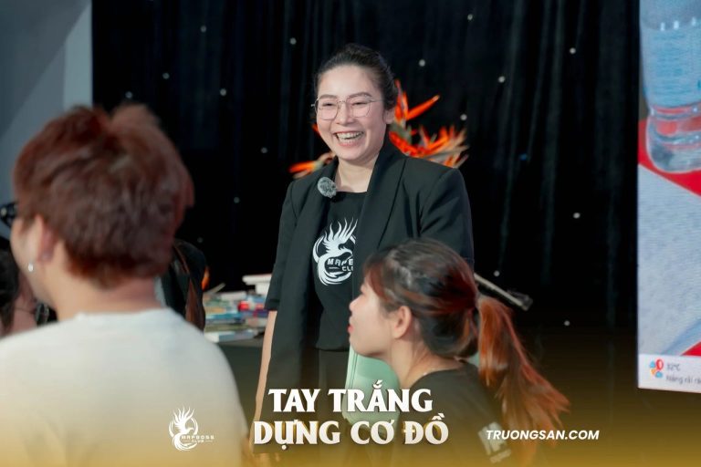 Tay Trắng Dựng Cơ Đồ mùa 1, thảo luận dưới sàn và phút cuối trên sân khấu, ảnh 2