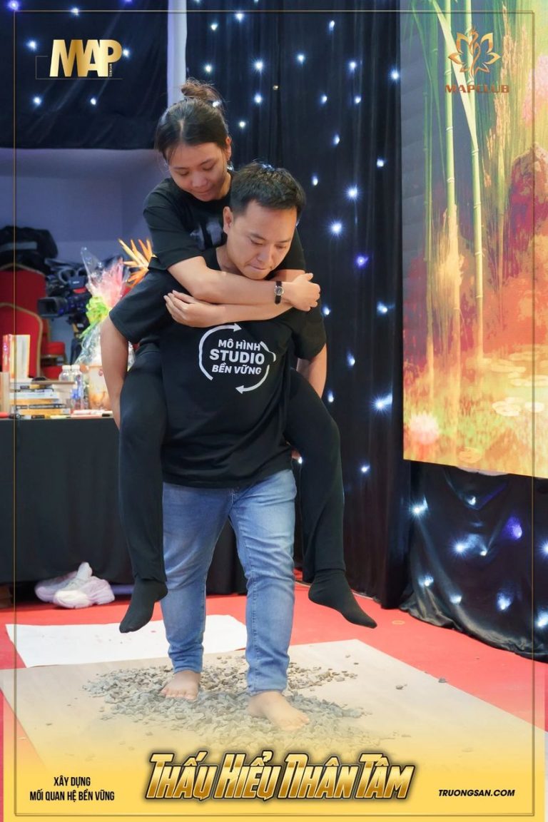 Thấu Hiểu Nhân Tâm mùa 1, thảm sỏi, trò chơi và những trang viết, ảnh 1