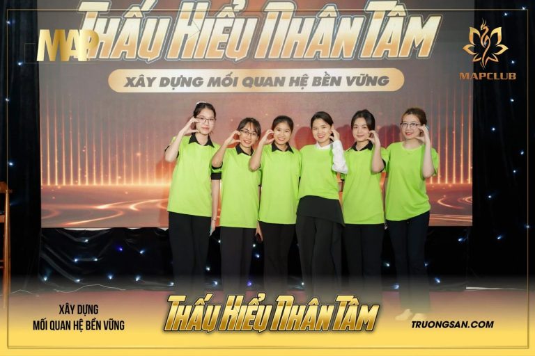 Thấu Hiểu Nhân Tâm mùa 1, sân khấu, bánh kem và ảnh tập thể, ảnh 4