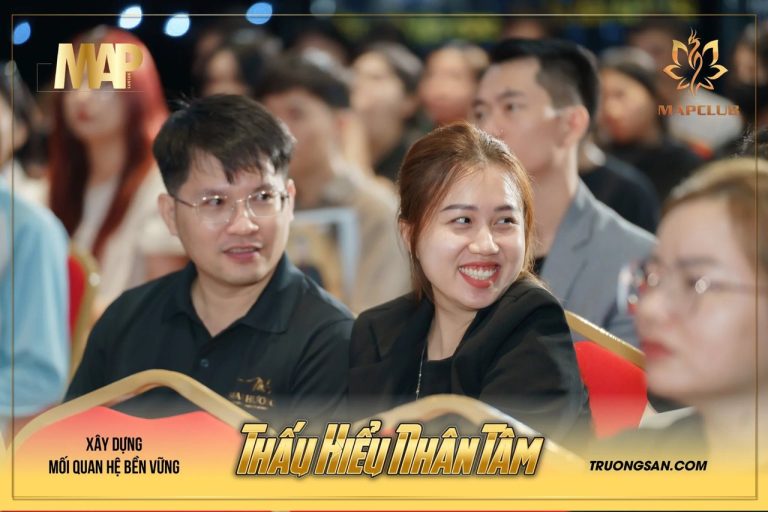 Thấu Hiểu Nhân Tâm mùa 1, sân khấu, bánh kem và ảnh tập thể, ảnh 7