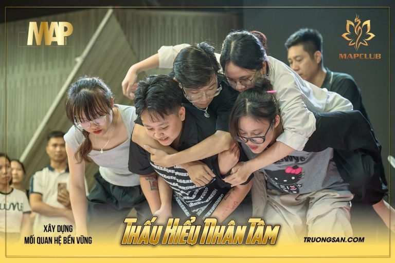 Thấu Hiểu Nhân Tâm mùa 2, bịt mắt, cõng nhau và những đôi mắt đỏ, ảnh 3