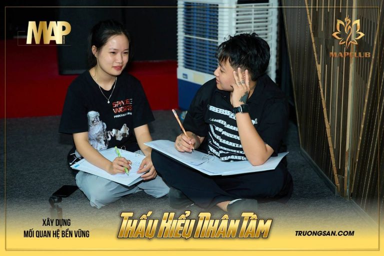 Thấu Hiểu Nhân Tâm mùa 2, chiếc micro, trang viết và áo xanh, ảnh 6