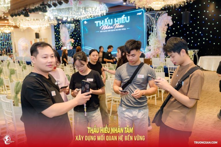 Thấu Hiểu Nhân Tâm mùa 3, những ngày đầu trong sảnh lớn, ảnh 1