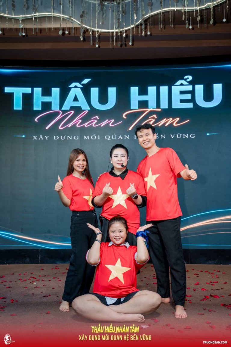 Thấu Hiểu Nhân Tâm mùa 3, áo đỏ sao vàng và những lời chia sẻ, ảnh 1