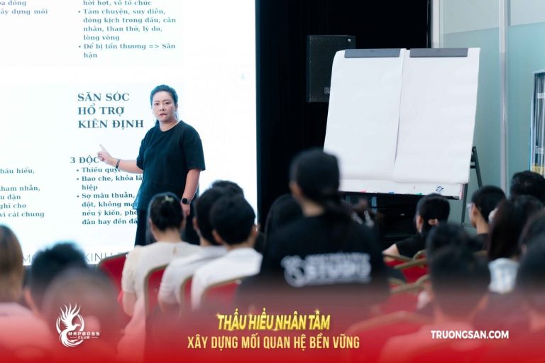 Thấu Hiểu Nhân Tâm mùa 4, trò chơi trên sàn và bài giảng trên màn chiếu, ảnh 1