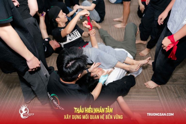 Thấu Hiểu Nhân Tâm mùa 4, trò chơi trên sàn và bài giảng trên màn chiếu, ảnh 4