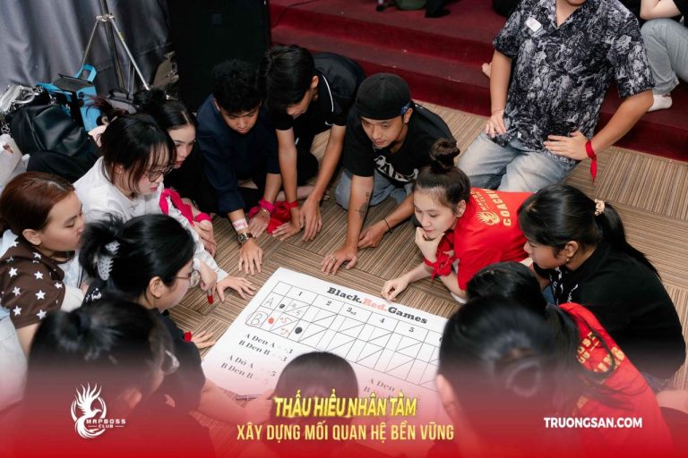 Thấu Hiểu Nhân Tâm mùa 4, trò chơi trên sàn và bài giảng trên màn chiếu, ảnh 6