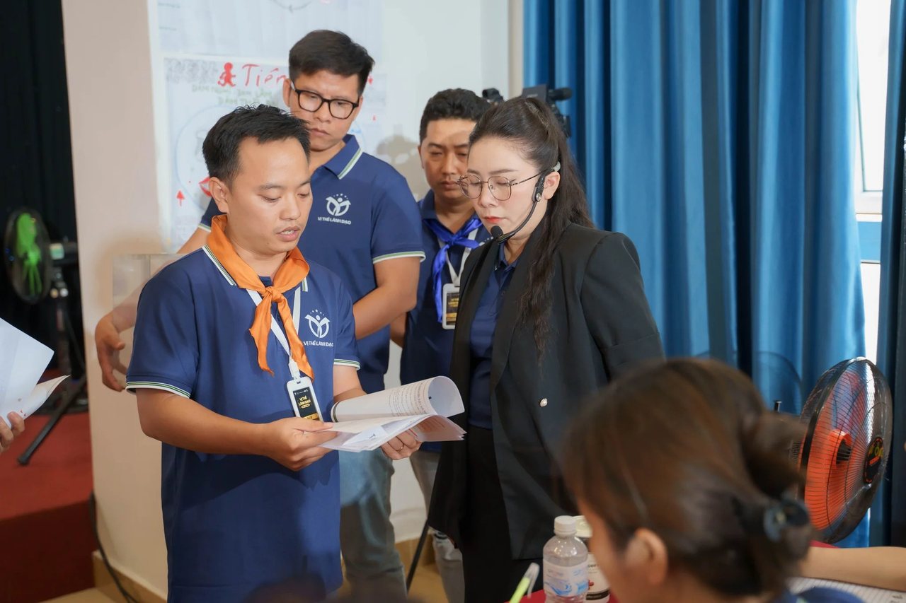 Học viên Vị Thế Lãnh Đạo mùa 2 được góp ý trên bản báo cáo