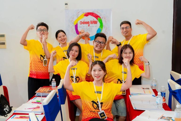 Vị Thế Lãnh Đạo mùa 2, hội trường áo vàng ngày đầu, ảnh 4