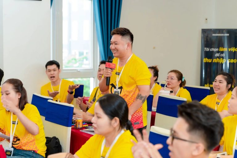 Vị Thế Lãnh Đạo mùa 2, hội trường áo vàng ngày đầu, ảnh 7