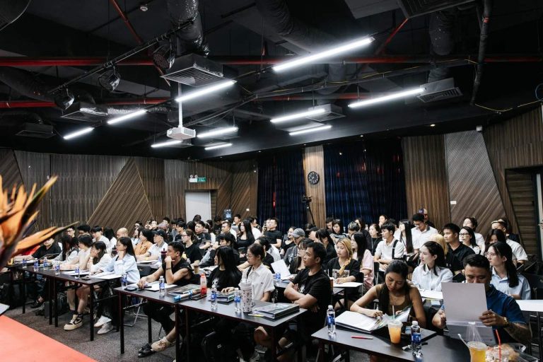 Video Marketing mùa 10, hội trường Hà Nội trong giờ giảng, ảnh 1