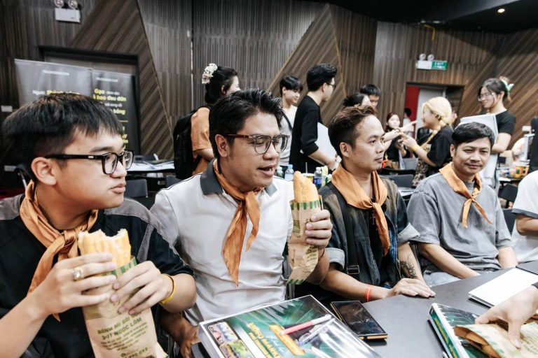 Video Marketing mùa 10, chia đội và làm bài bên bàn, ảnh 6