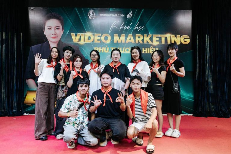 Video Marketing mùa 10, tiếng cười và ảnh chụp theo đội, ảnh 7