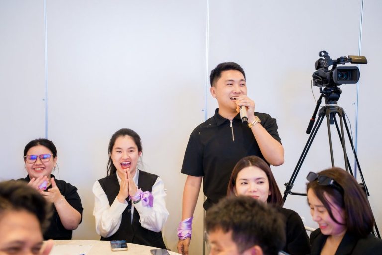 Video Marketing mùa 11, bảng lật, micro và bài tập của từng đội, ảnh 5