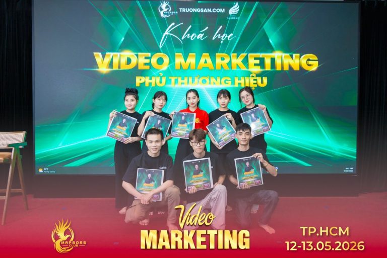 Video Marketing mùa 12, phông xanh lục và những lượt cầm micro, ảnh 3