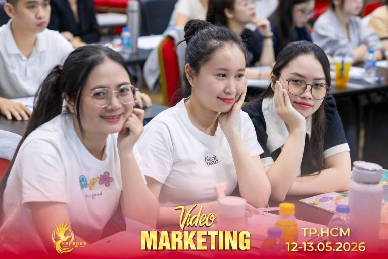 Video Marketing mùa 12, slide, bảng trắng và gương mặt chăm chú, ảnh 3