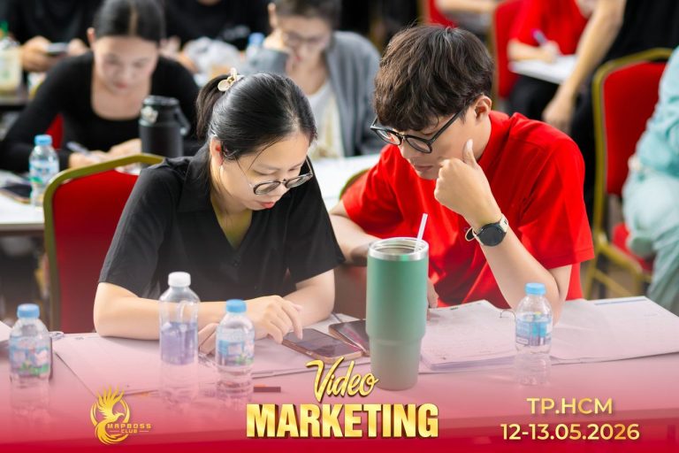 Video Marketing mùa 12, slide, bảng trắng và gương mặt chăm chú, ảnh 5