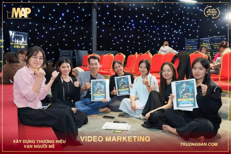 Video Marketing mùa 6, làm bài trên sàn và bữa cơm quây quần, ảnh 7